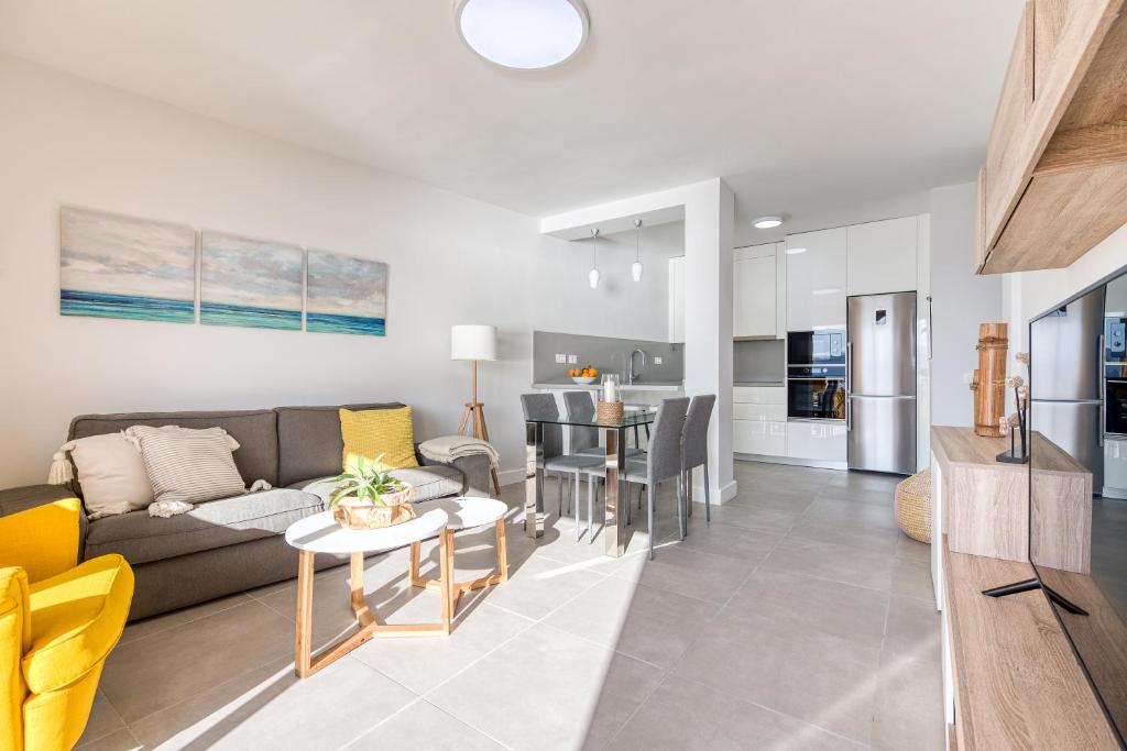 Living Las Canteras Homes - BRIGHT BEACHFRONT - 2