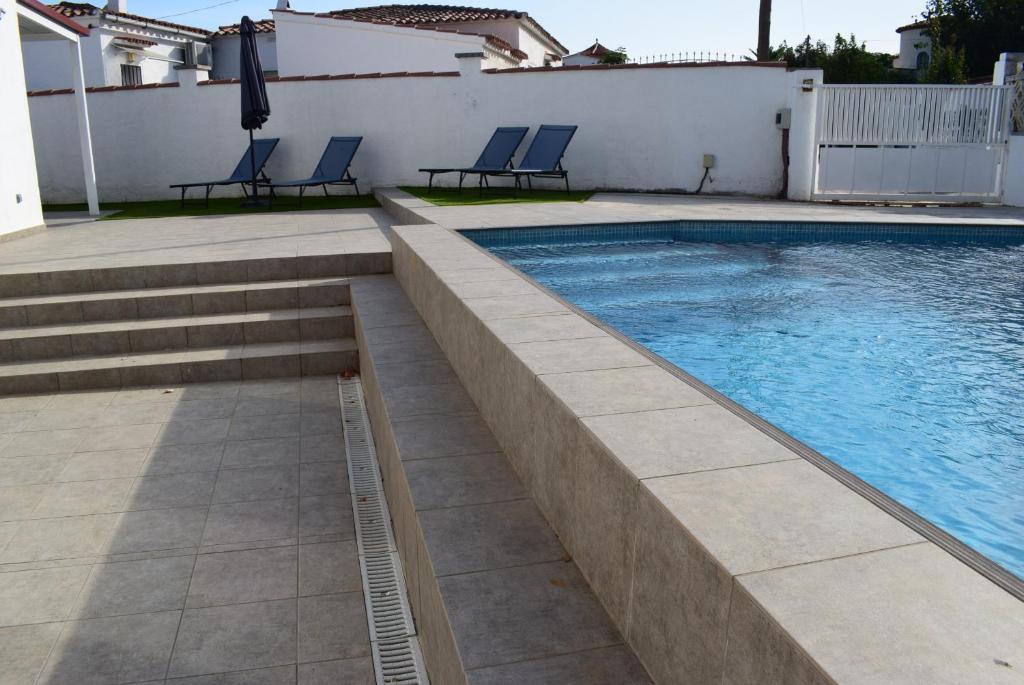 casa con piscina ref 381 - 1