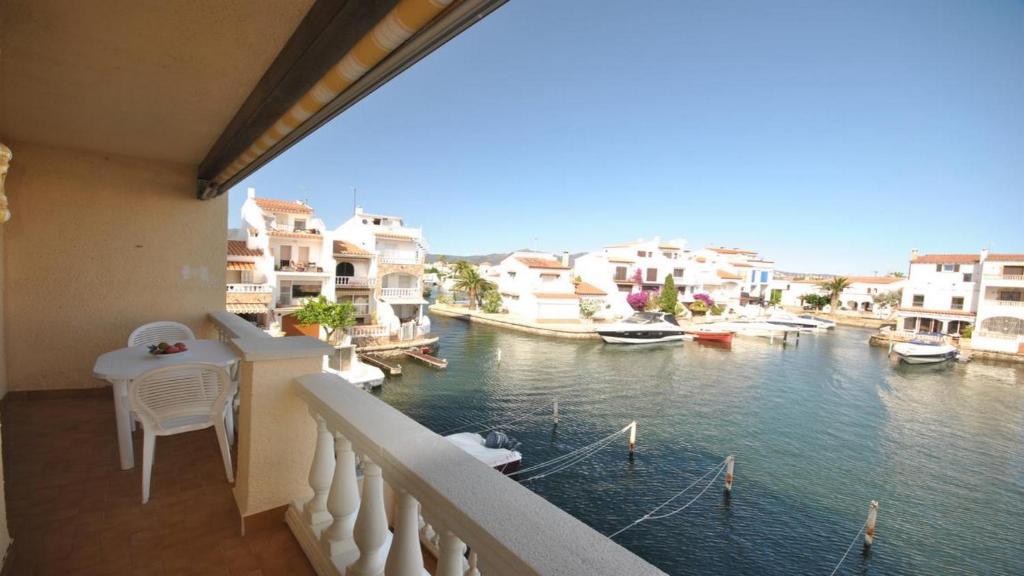 Bonito apartamento con vistas a la marina cerca del centro y playa-321 - 2