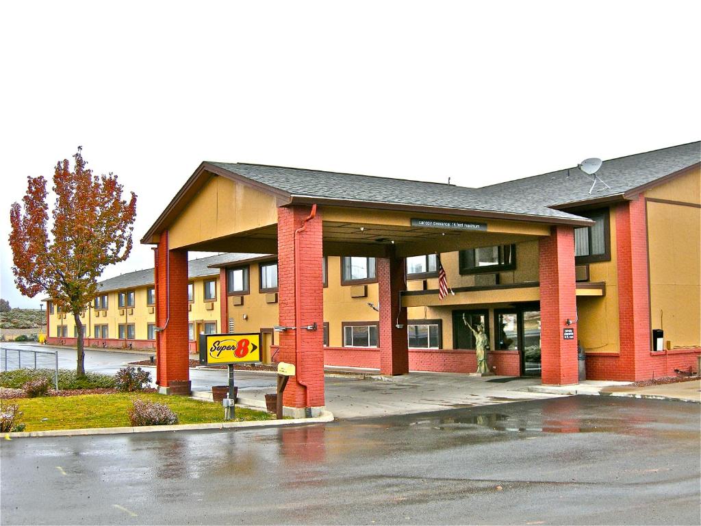 Super 8 By Wyndham Baker City Photo 21