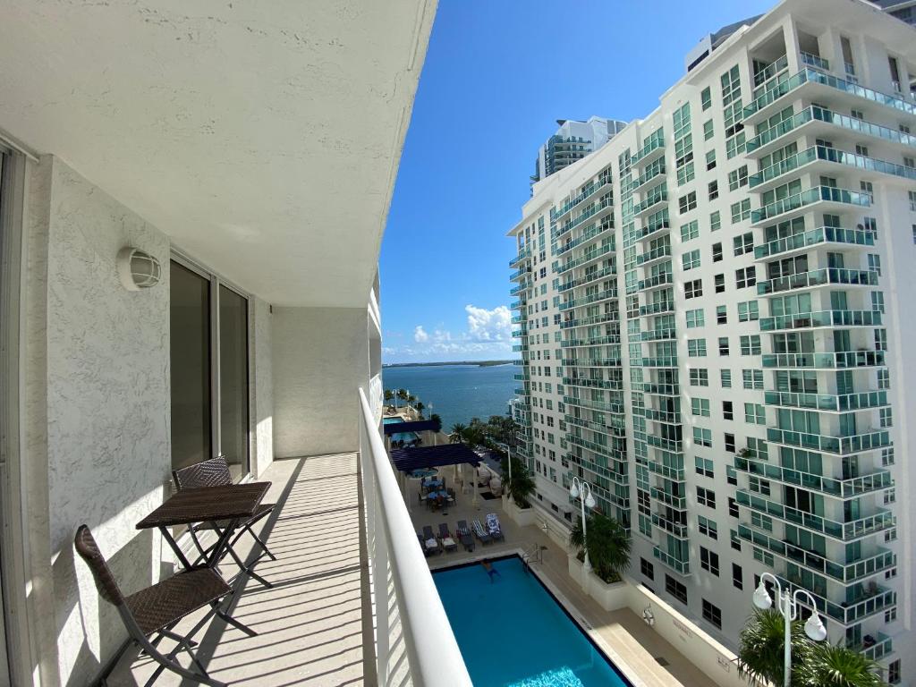 Chic and Modern, Brickell / Miami + FREE Parking photo