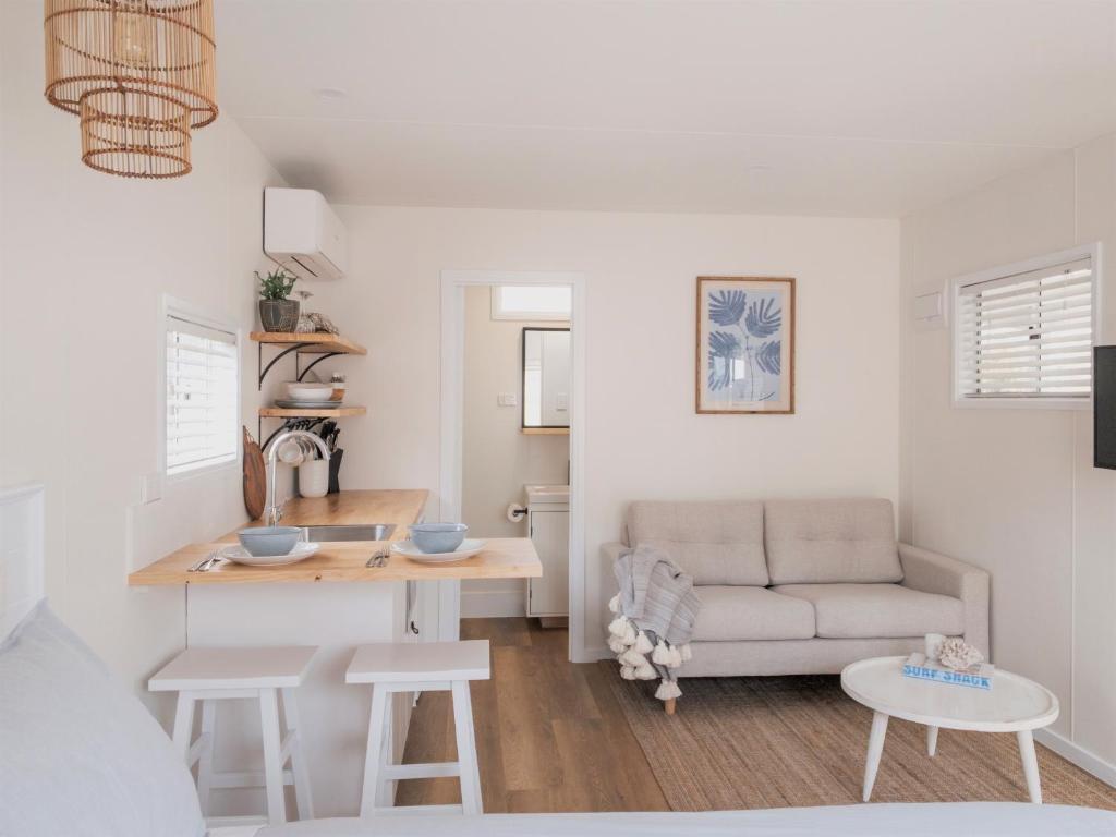 Little Palm Cabins — Hotel in Lake Cathie