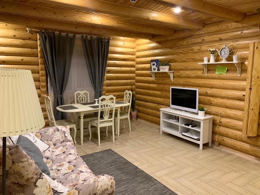 Гостевой дом псков. Дом в деревне молгово. Дома в пскове посуточно. Дома в пскове посуточно. Красный переулок 13 псков.