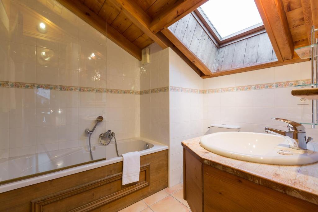 Apartment Capucin - A 3 Bedroom Chamonix Mountain Loft - 4