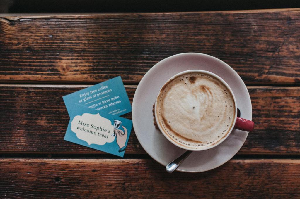 อาหารและเครื่องดื่ม