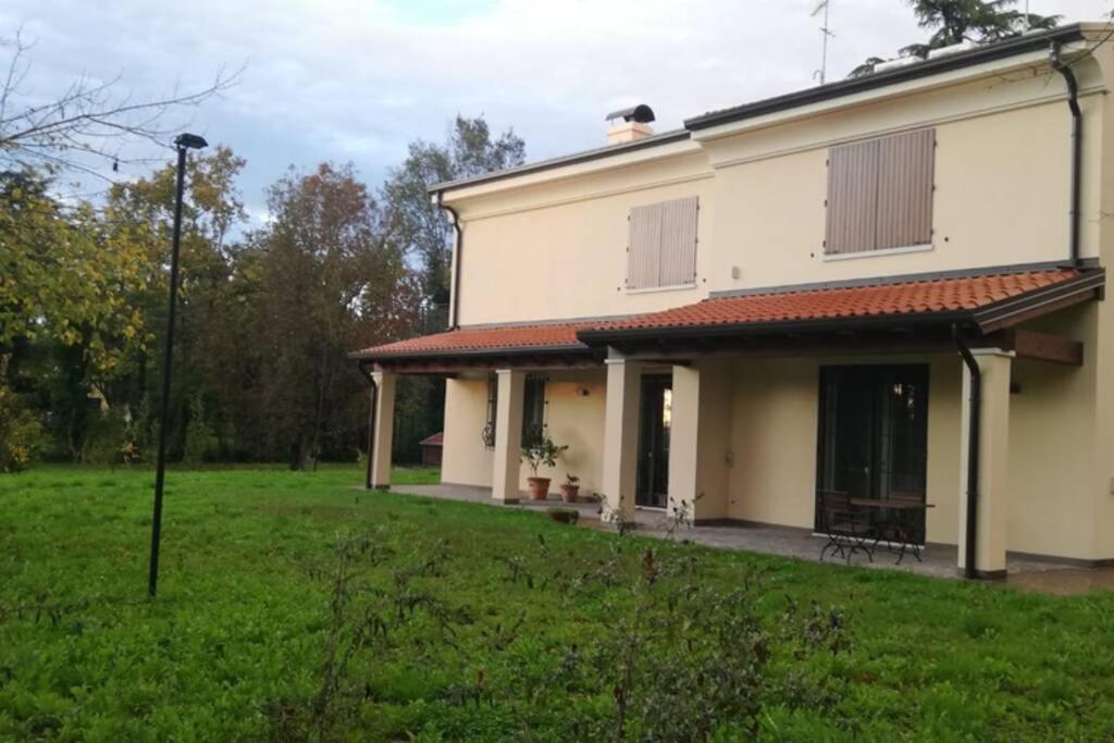 Al picchio verde, Cona