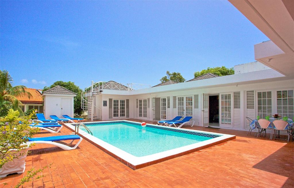 One RythmBeach Villa in Silver Sands, Jamaica reviews, prices