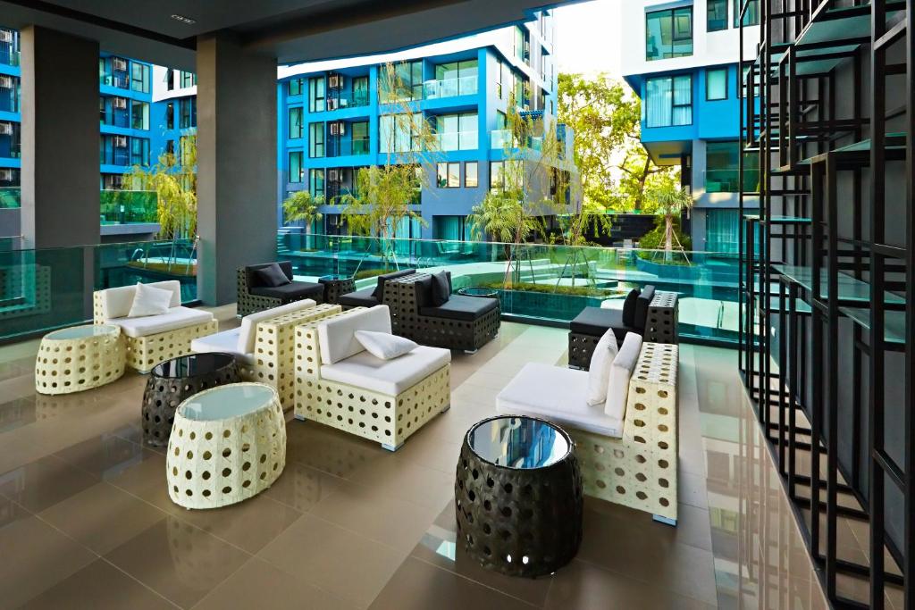 Acqua Condo by Tech photo