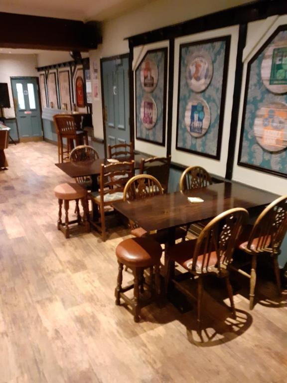 Coach and Horses photo