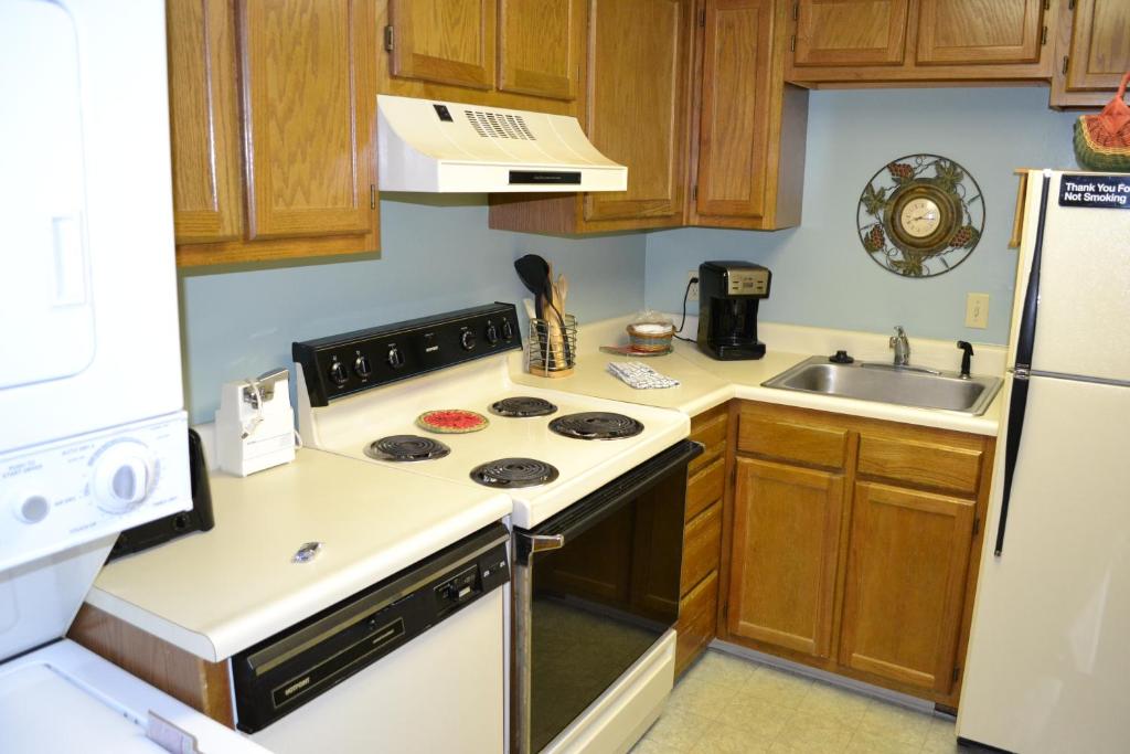 River Place Condos 602 2BD photo