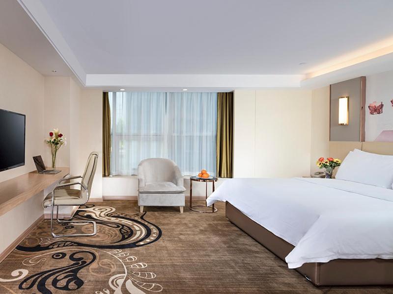 Vienna Hotel Wuhan High-speed Railway Station East Square