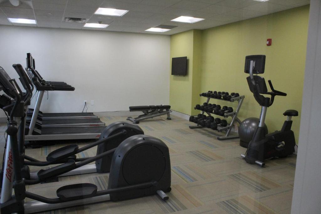 Holiday Inn Express & Suites - Milledgeville photo