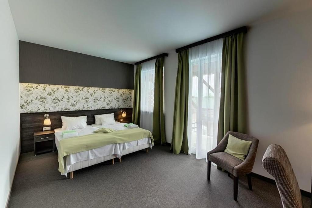 Oazis Wellness Panzio — Hotel in Szigetszentmiklos