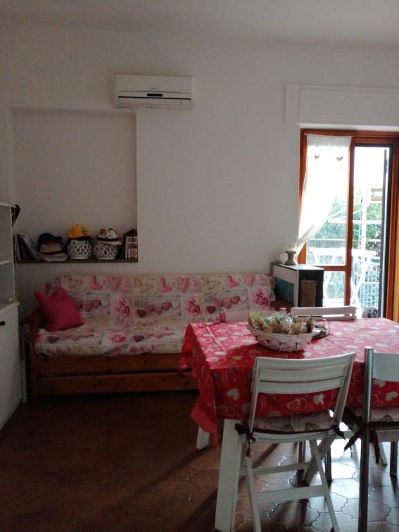 One room photo