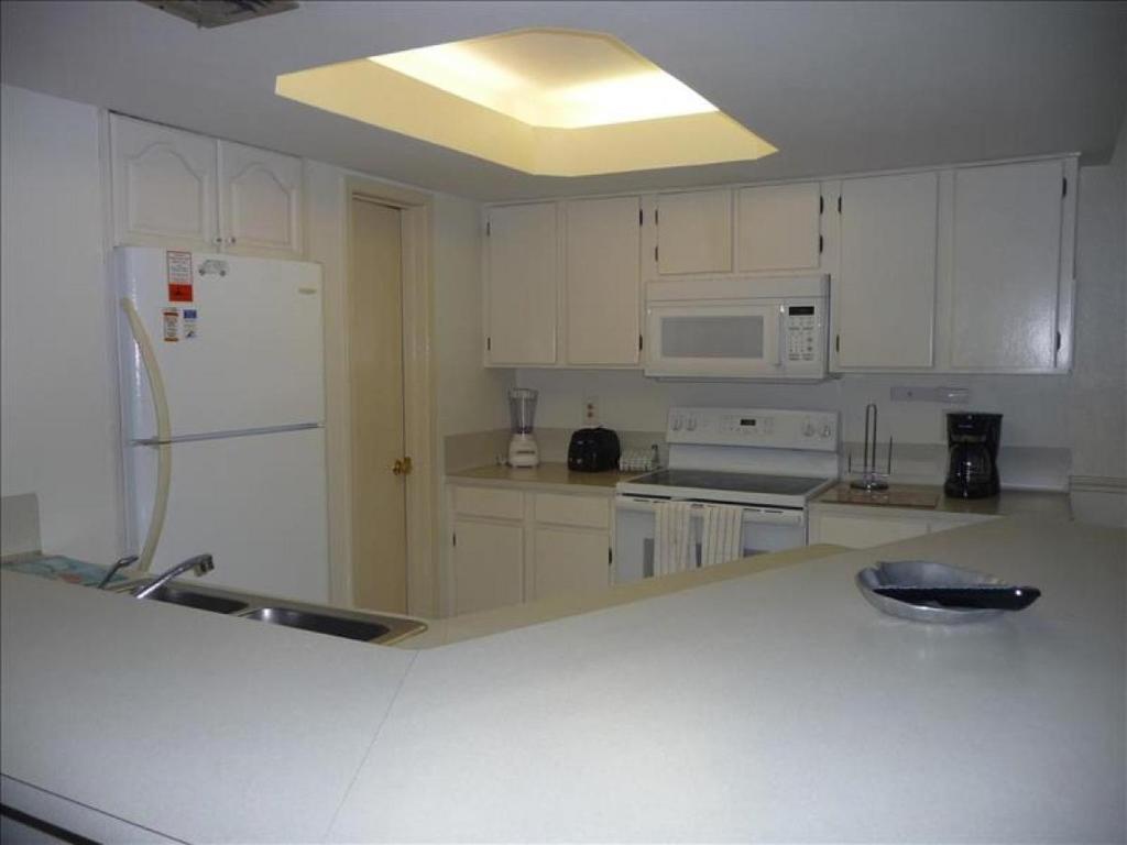 Suntide I Condos W107 photo