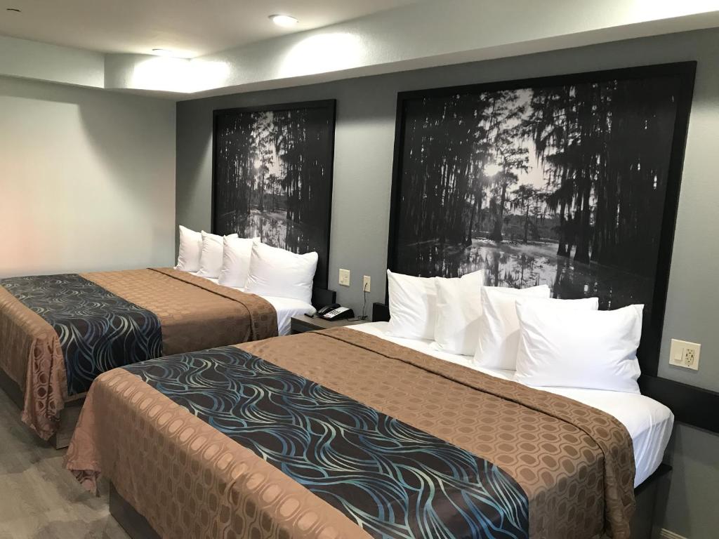 Super 8 by Wyndham Humble/Houston photo