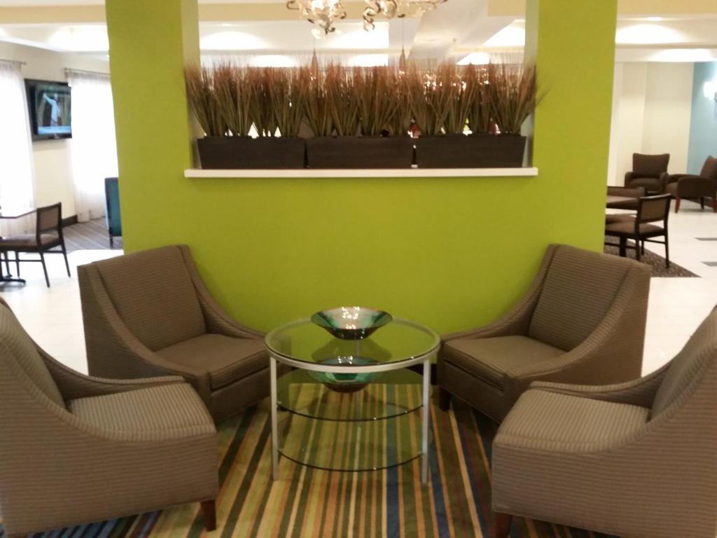 Holiday Inn Express and Suites Atascocita - Humble - Kingwood photo