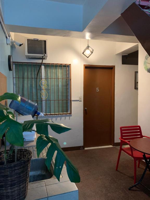 ブリエルズ トラベラーズ イン (Brielles Travellers Inn)