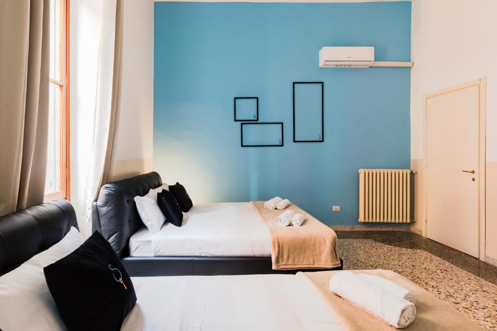A World Aparts - 55 Palermo - 2