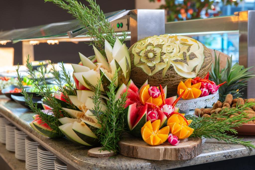 อาหารและเครื่องดื่ม