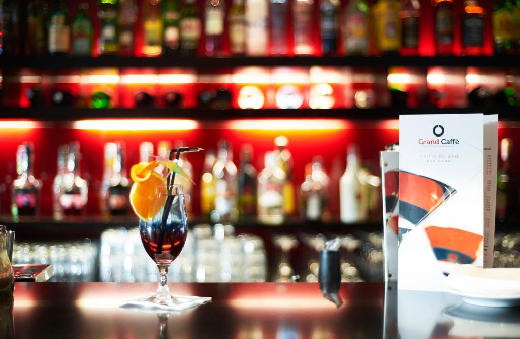 อาหารและเครื่องดื่ม