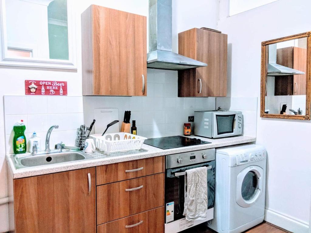 Commercial City Rooms photo