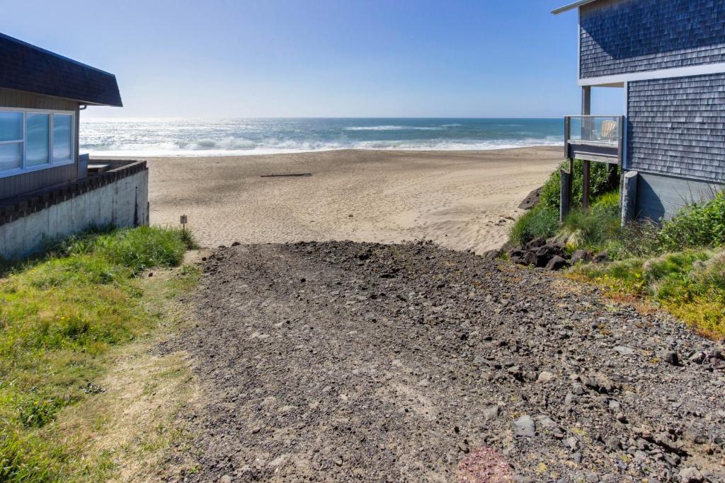 The Best Little Beach House on the Oregon Coast! photo