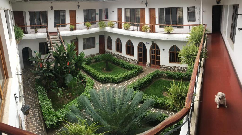 HOSTAL DON CARLOS - 1