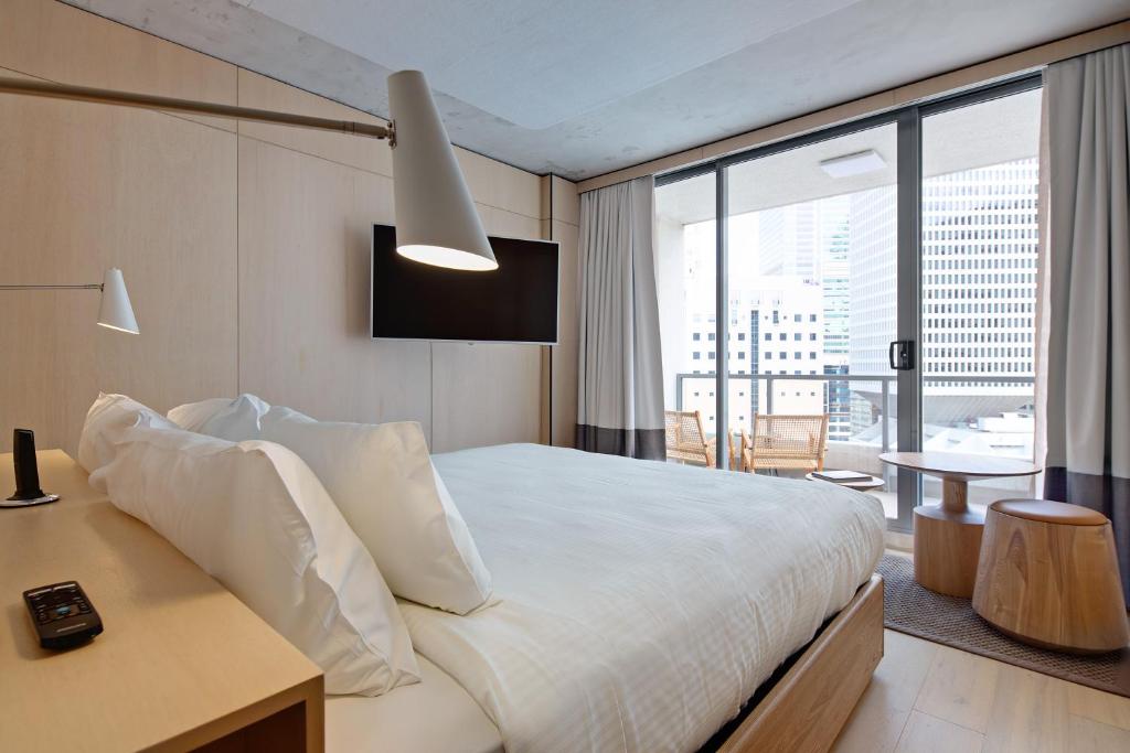 Sydney ZARA TOWER HOTEL room