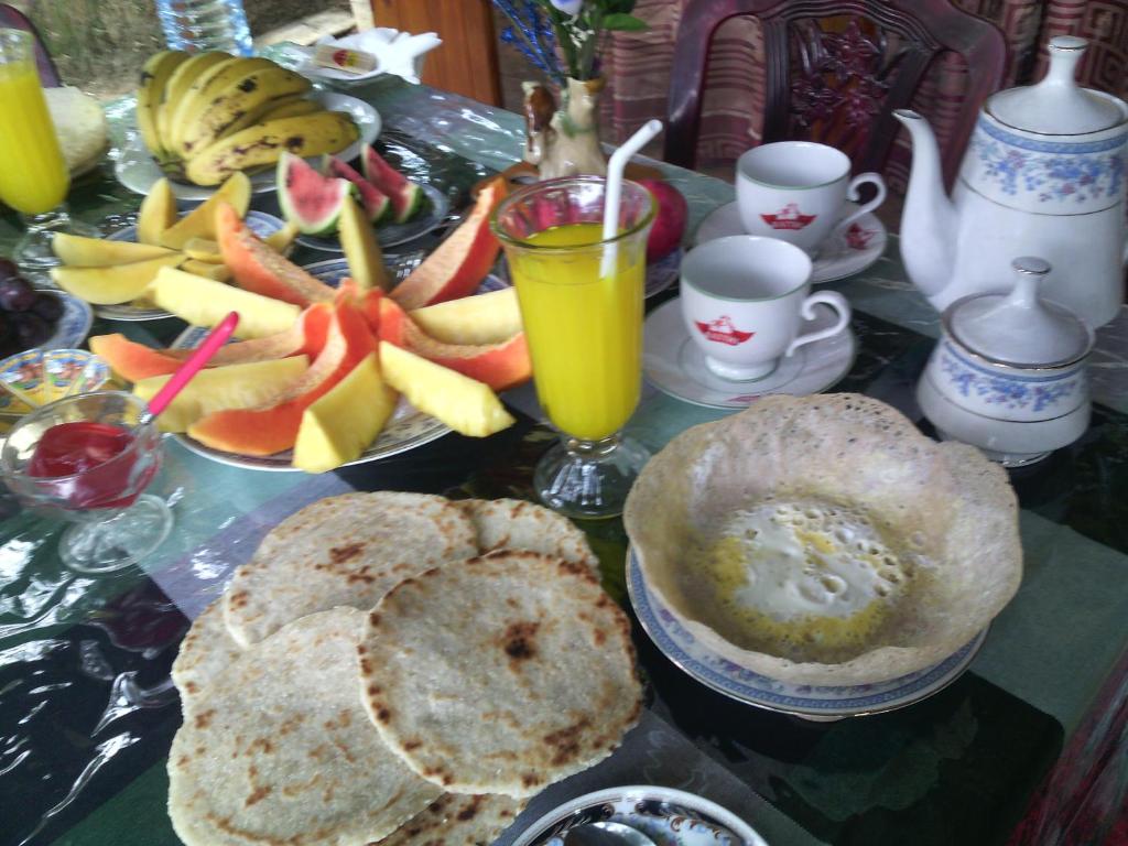 Jade Green Rest Inn, Ella