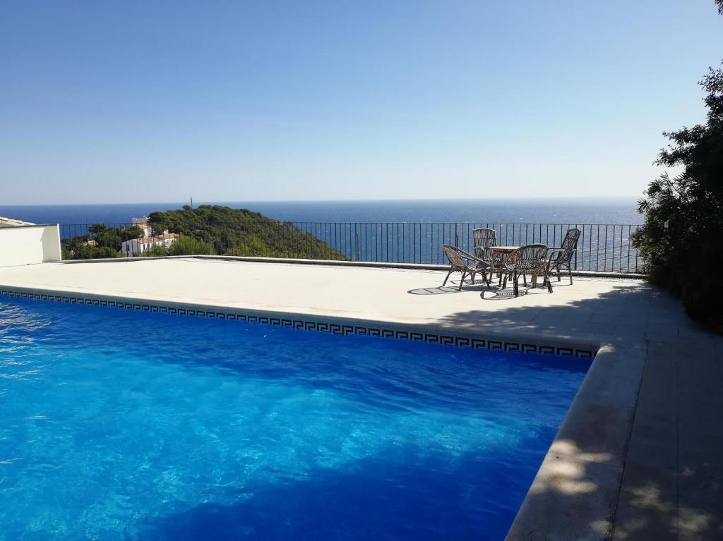 ST-33 BEGUR SA TUNA 2 PAX - 2