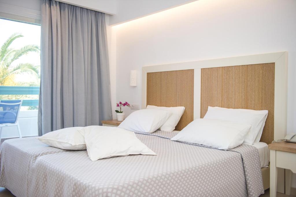 Tweepersoonskamer met 1 of 2 Bedden en Uitzicht op de Tuin