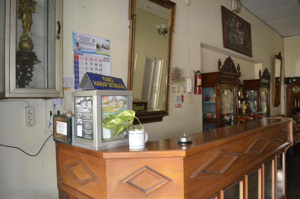 フロント・ロビー