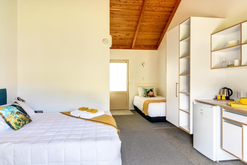 Abel Tasman Lodge photo