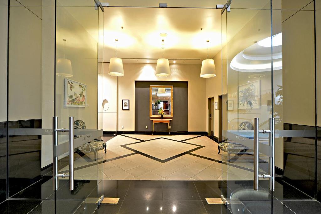Metropolitan Residence - Spacious One-Bedroom Apartment in Central Auckland photo