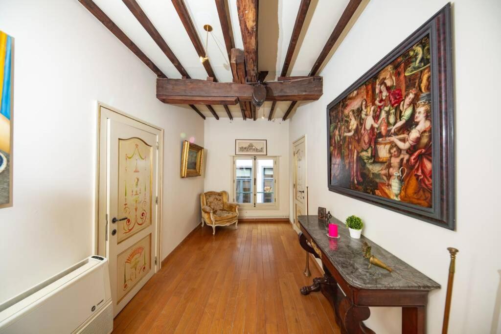 HOFMARKGRAAF - Unique apartment in historic Antwerp mansion, Antverpy