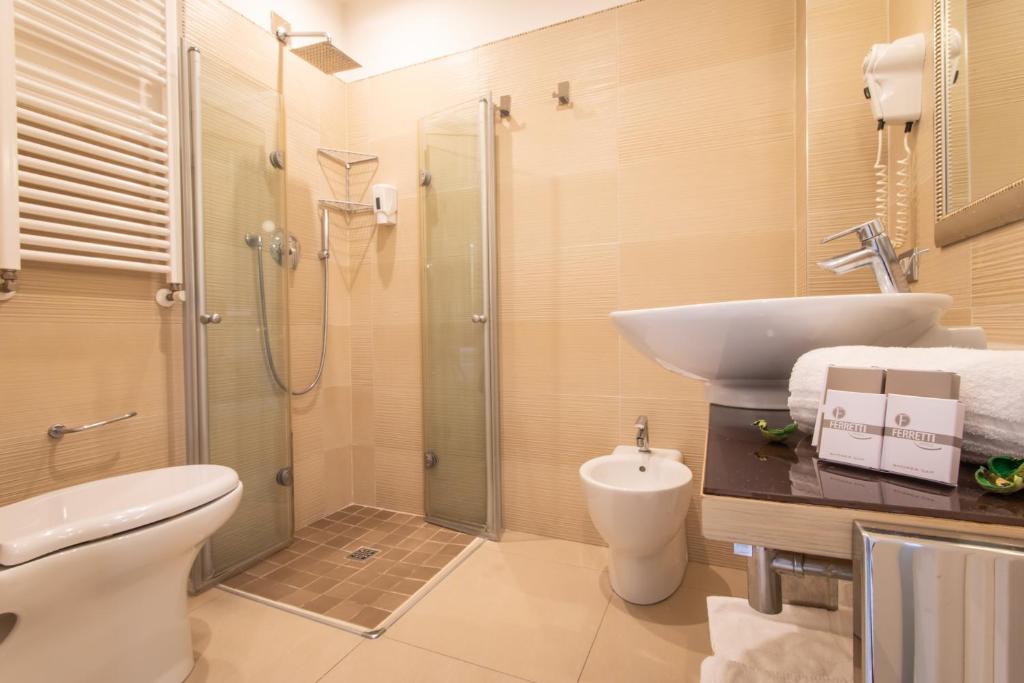 Ferretti Beach Hotel photo