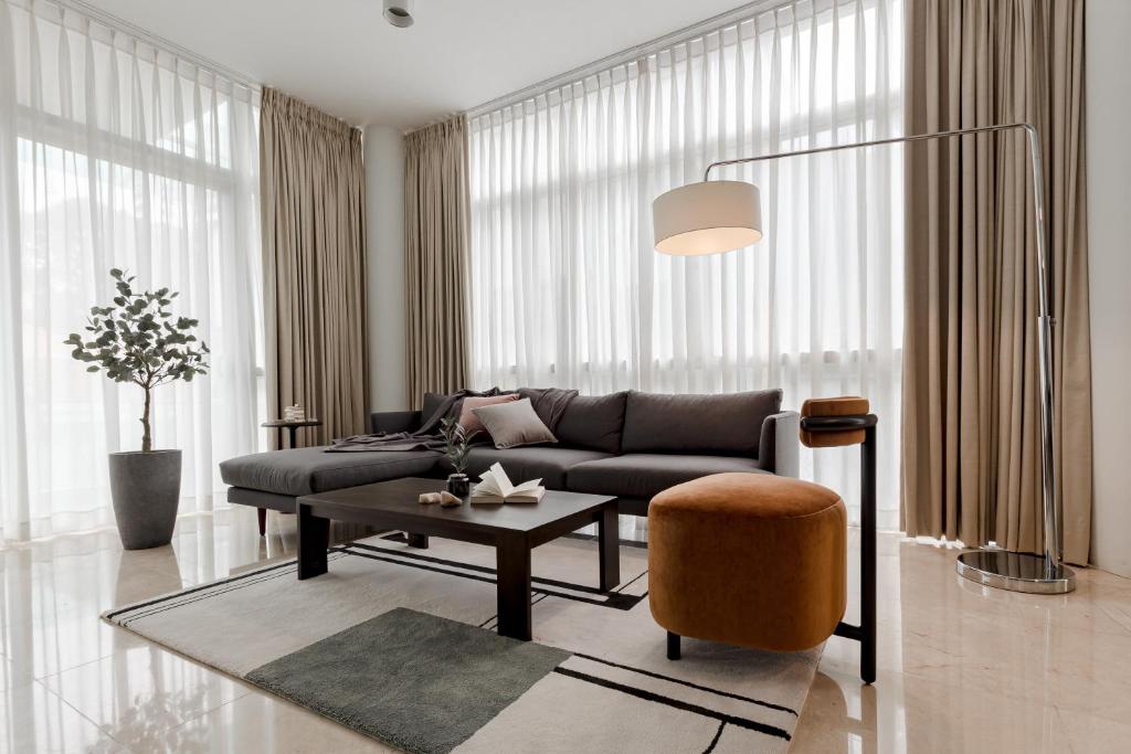 Blue Arch - Luxury Serviced Apartment in Central Saigon photo