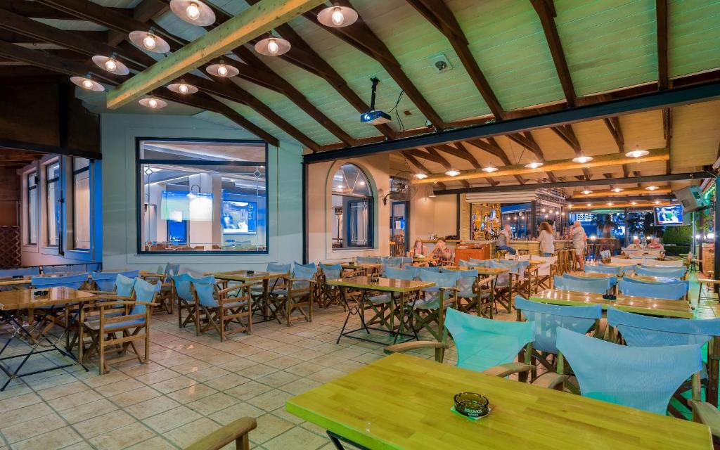 Hotel Cronulla — Restaurant & bars in Kalamaki (Zakynthos), Ionian Islands