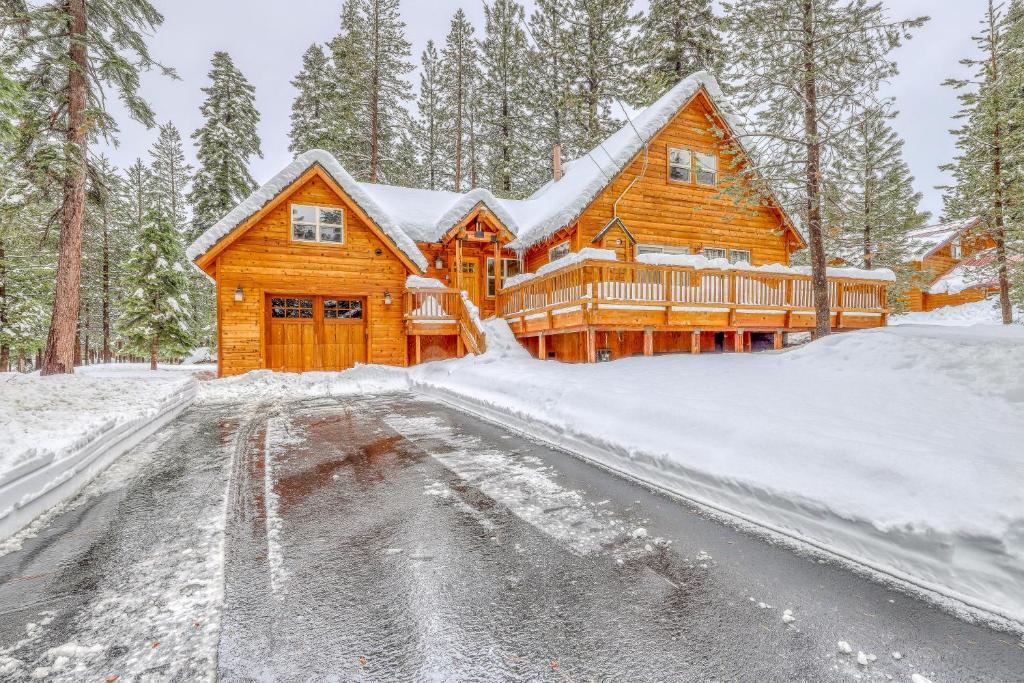 Snowpeak Chalet in Tahoe Donner, Truckee
