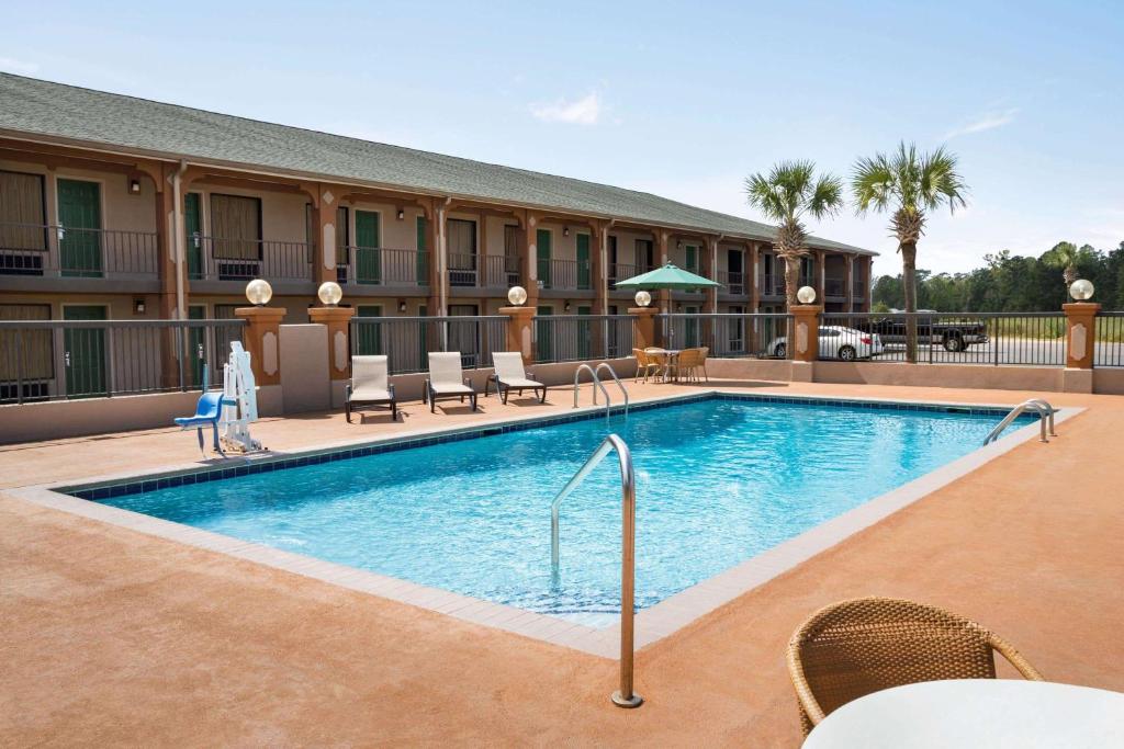 Days Inn by Wyndham Hardeeville/ I-95 State Line Photo 16