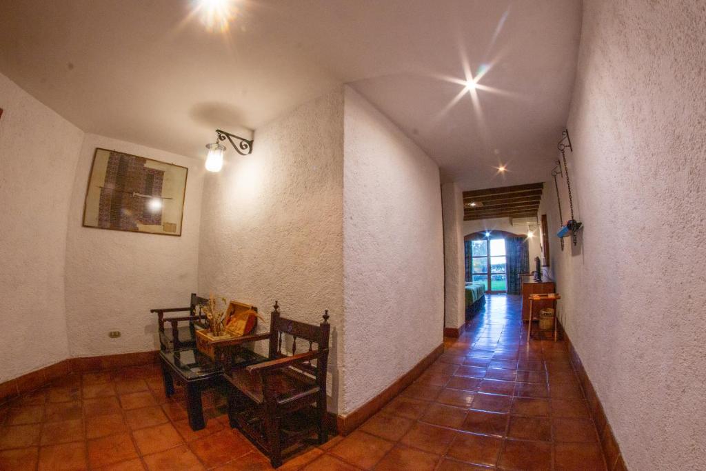 Hotel Posada de Don Rodrigo Panajachel photo