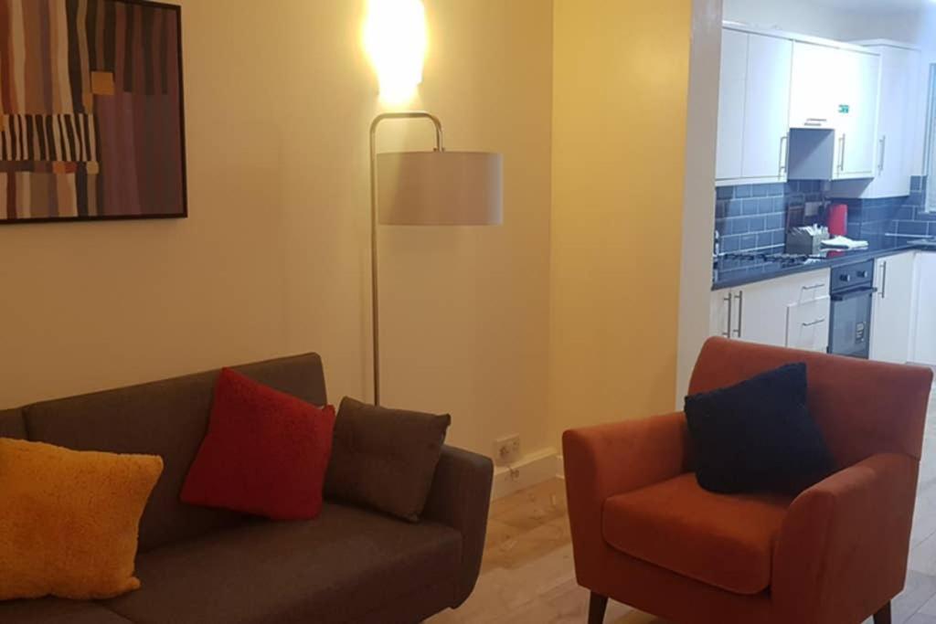 Garland Modern House With Parking & Garden Croydon photo