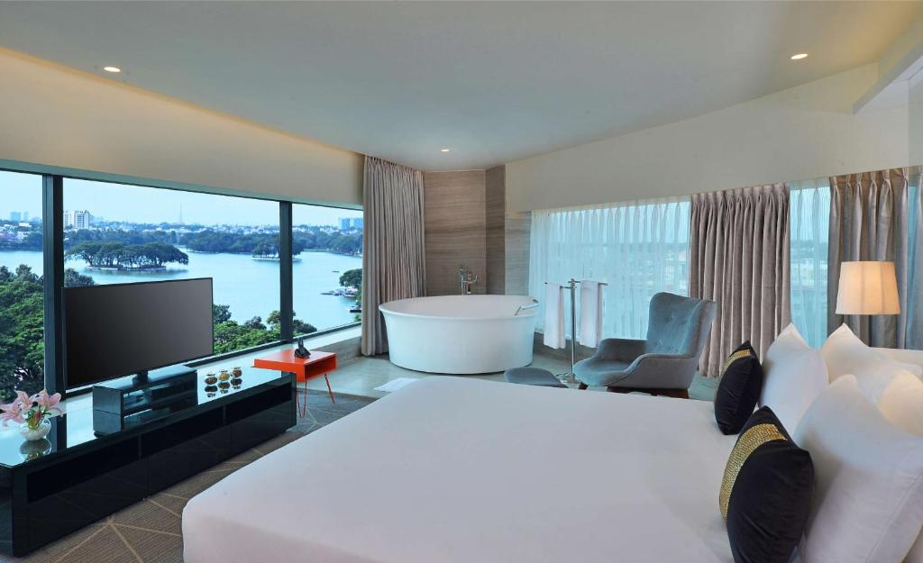 Radisson Bengaluru City Center — Hotel rooms in Bayappanhalli, Karnataka