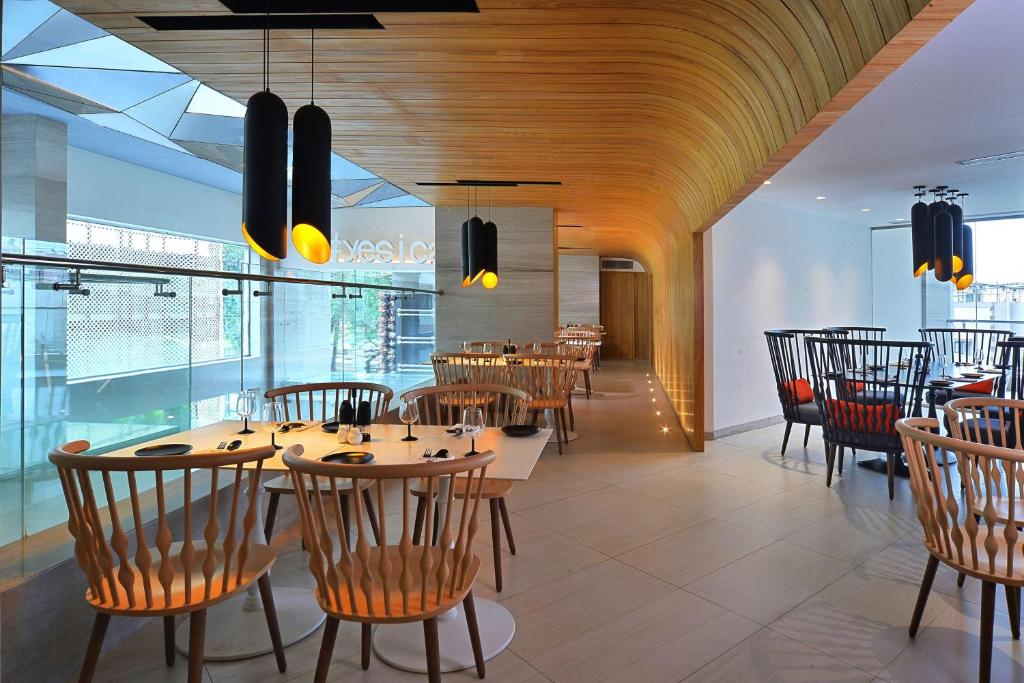 Radisson Bengaluru City Center — Restaurant & bars in Bayappanhalli, Karnataka