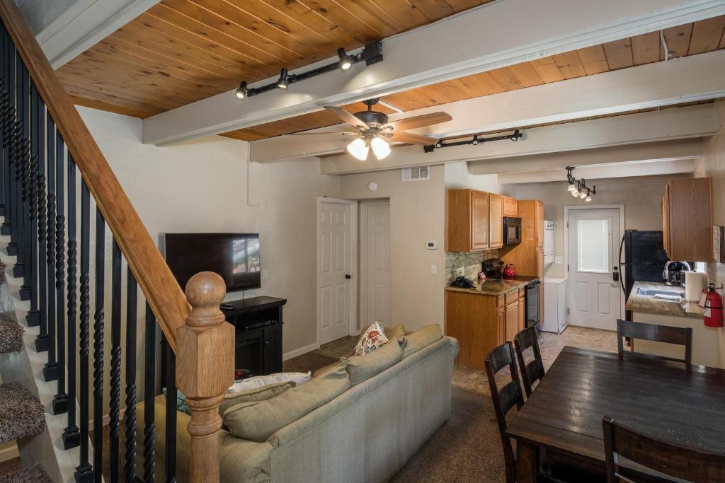 Yosemite Hideaway A 전경