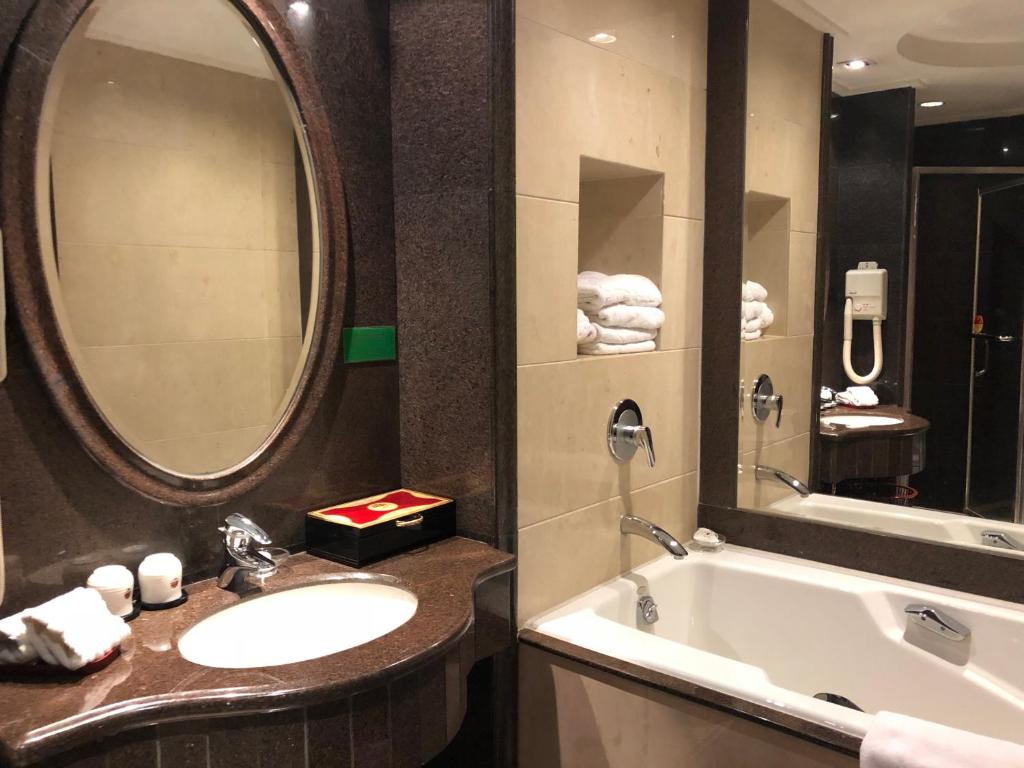 Hui Hua International Hotel Dongguan photo