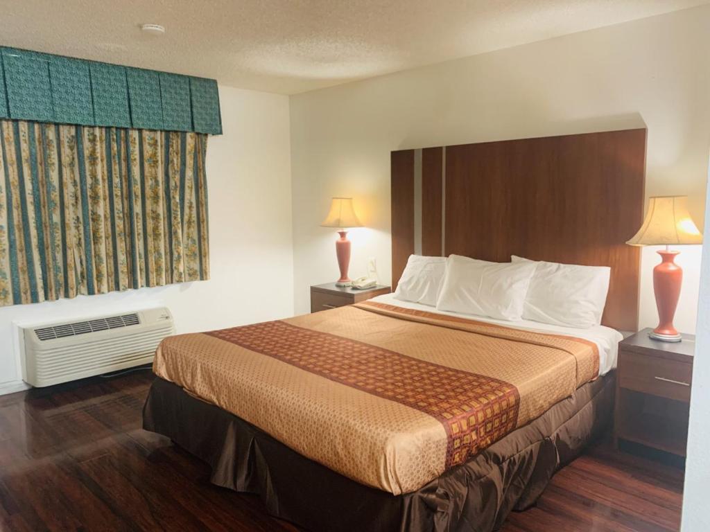 Riverside Inn & Suites photo