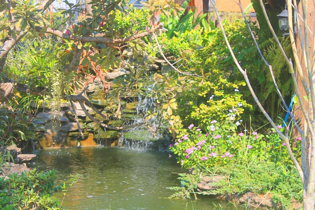 สภาพแวดล้อมโดยรอบ