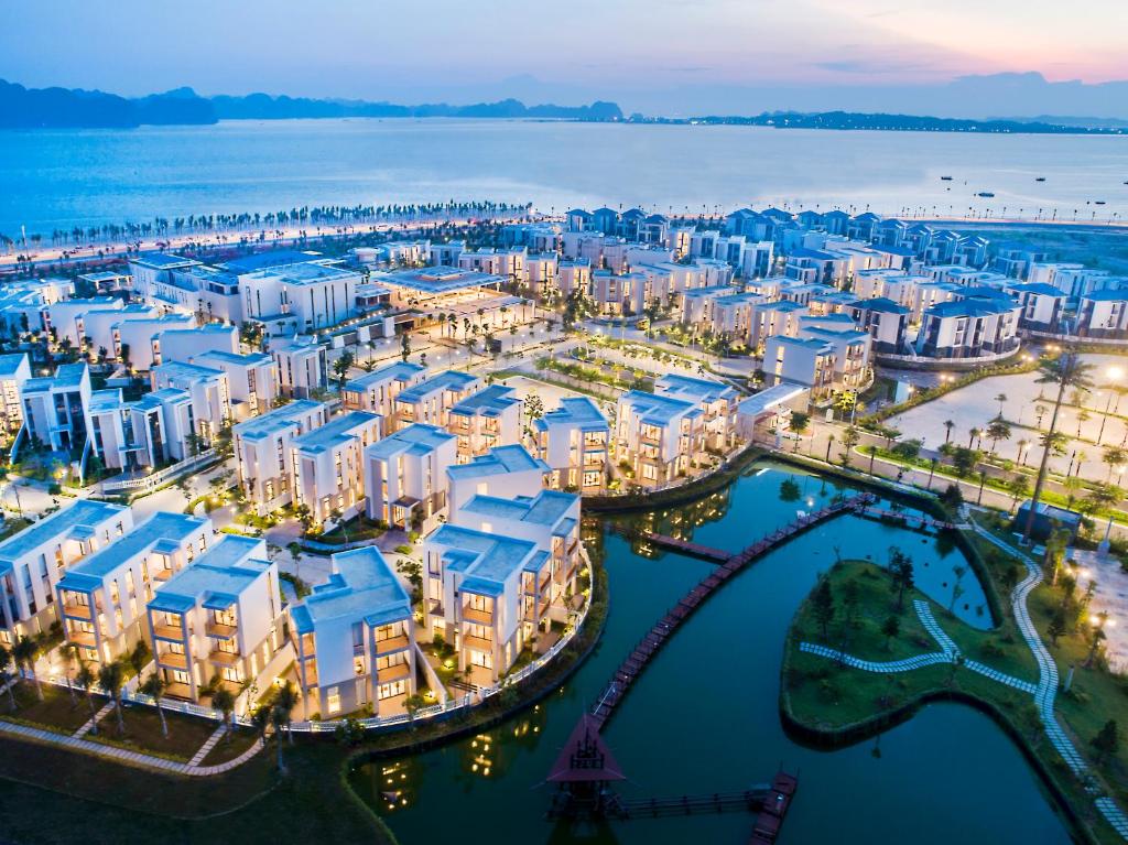 Resorts in Halong Bay